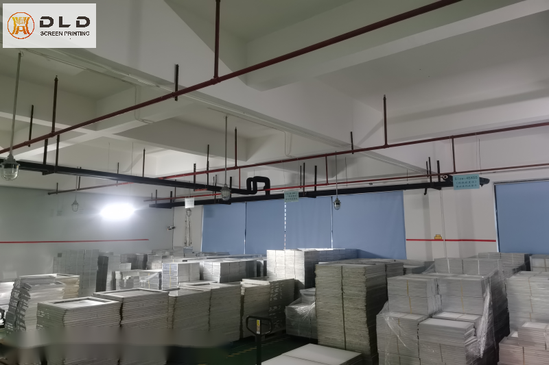 仓库产品分类存放